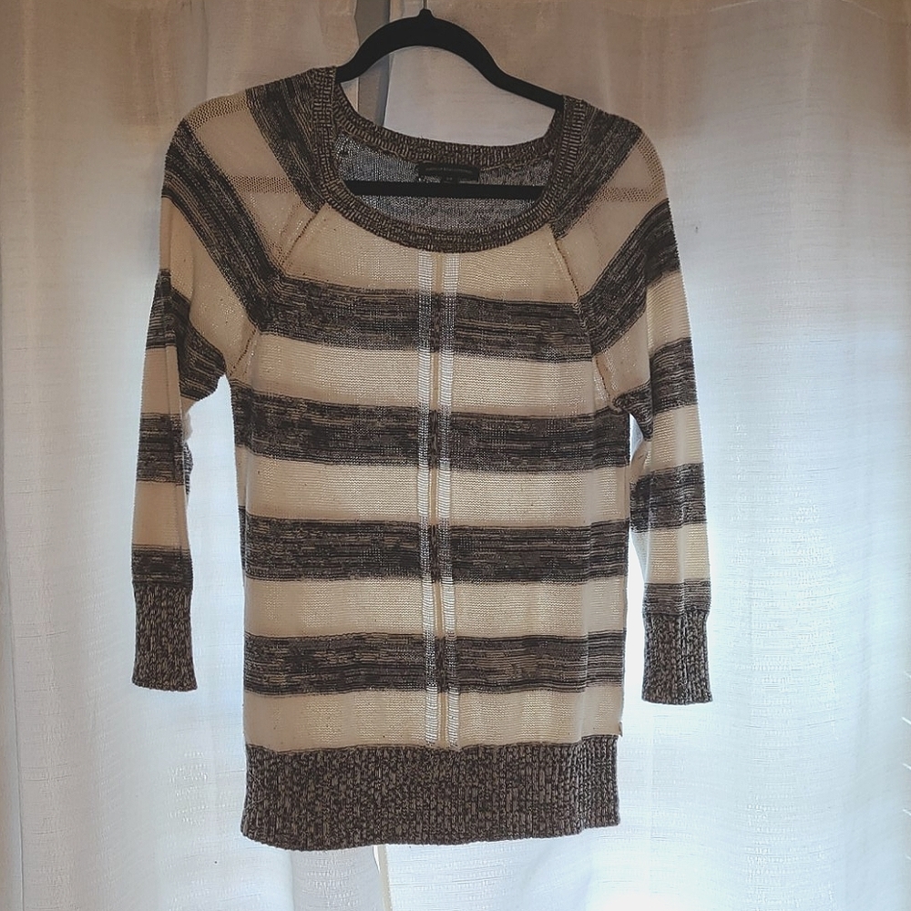 Size small Black and white sweater american eagle